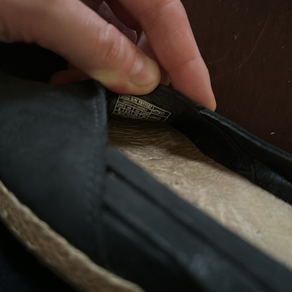 UGG flats - Picture 5 of 5